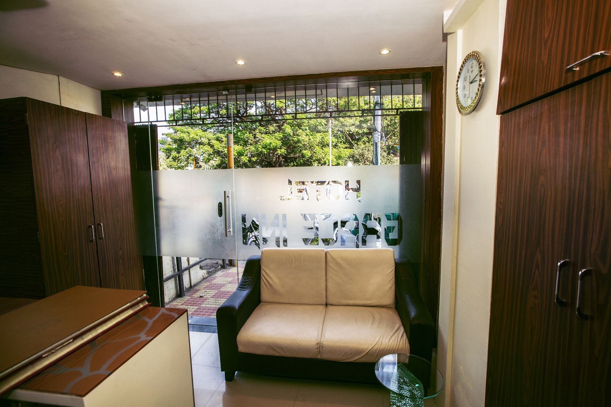 Hotel Grace Inn Мумбаї Екстер'єр фото